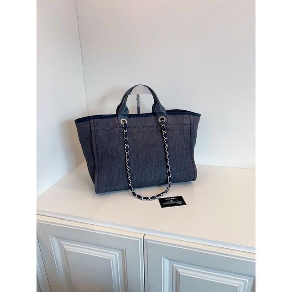 Chanel Women Pre-Loved Bag Very Good Condition - Picture 3 of 9